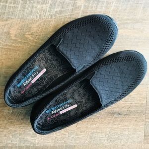 NWOT Skechers Memory Foam slip-on black shoes 8.5